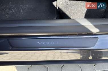 Позашляховик / Кросовер Tesla Model Y 2024 в 