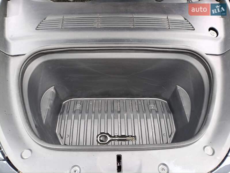 Внедорожник / Кроссовер Tesla Model Y 2024 в Виннице