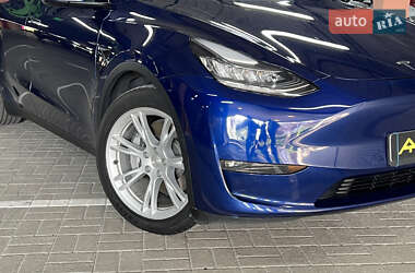 Внедорожник / Кроссовер Tesla Model Y 2021 в 