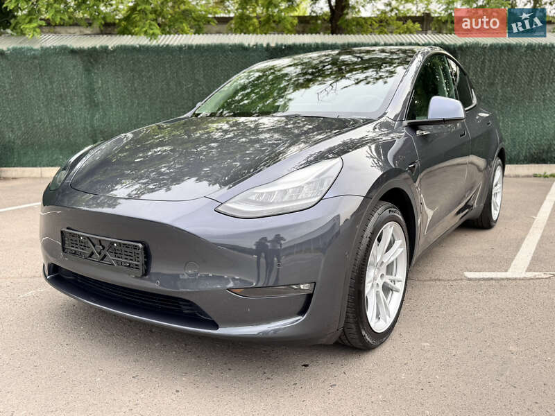 Tesla Model Y 2021