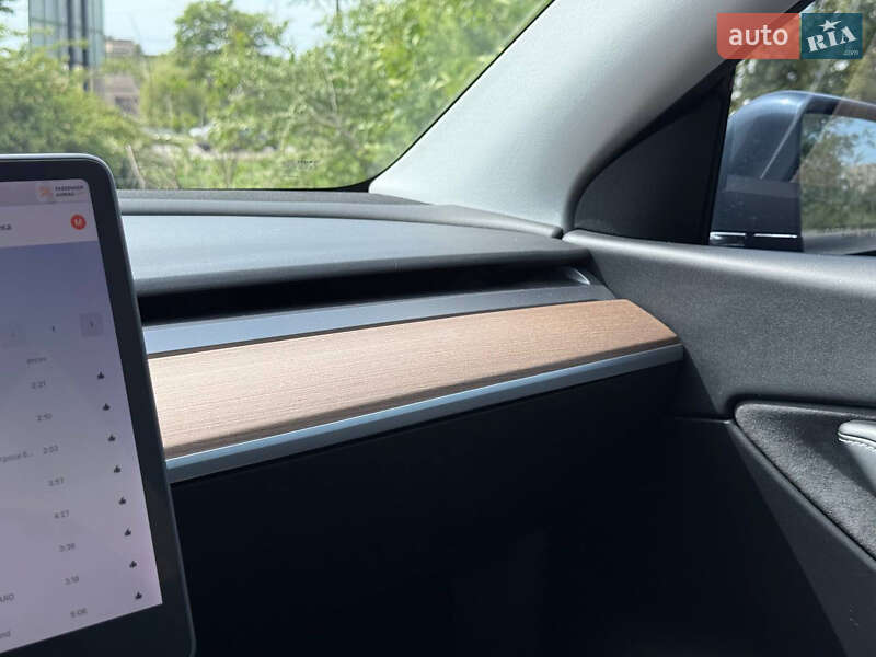 Внедорожник / Кроссовер Tesla Model Y 2021 в Кривом Роге