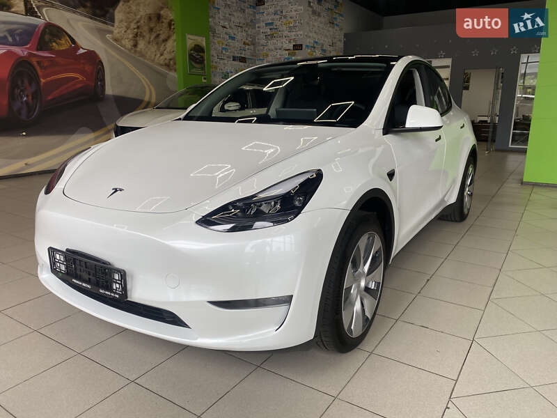 Внедорожник / Кроссовер Tesla Model Y 2024 в 