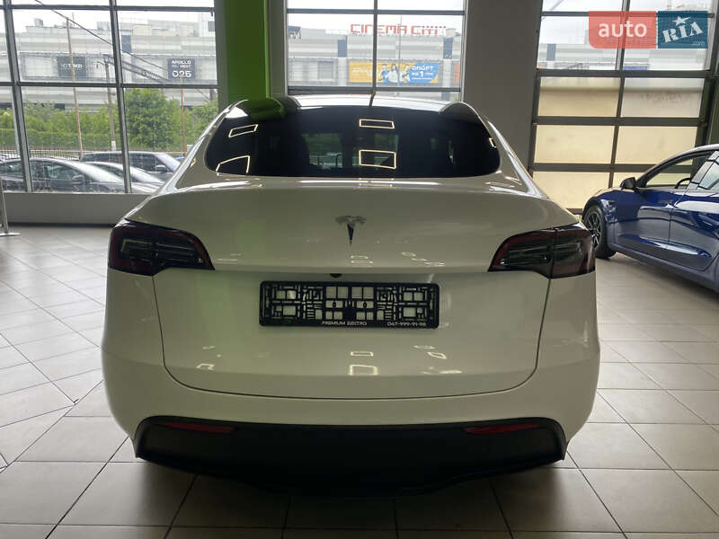 Внедорожник / Кроссовер Tesla Model Y 2024 в Киеве