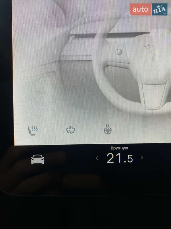 Внедорожник / Кроссовер Tesla Model Y 2024 в Киеве