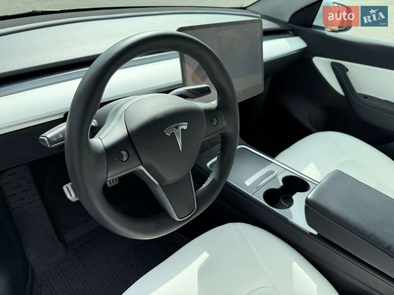 Внедорожник / Кроссовер Tesla Model Y 2021 в Ирпене