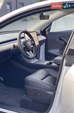 Внедорожник / Кроссовер Tesla Model Y 2021 в 