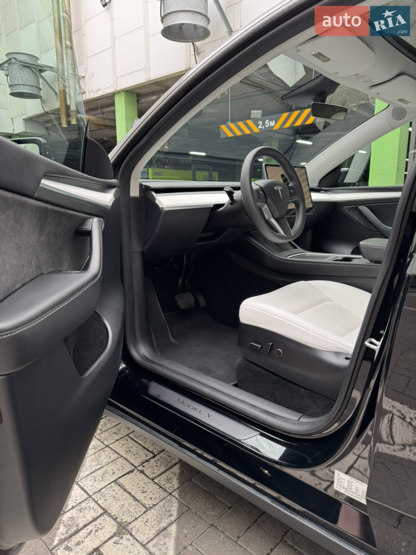 2023 Tesla Model Y - мініатюра 8
