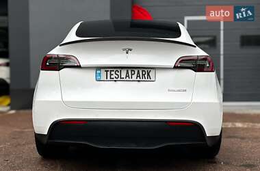 Внедорожник / Кроссовер Tesla Model Y 2022 в 