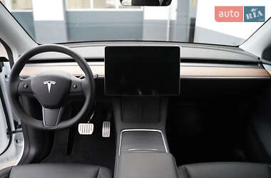 Внедорожник / Кроссовер Tesla Model Y 2021 в 