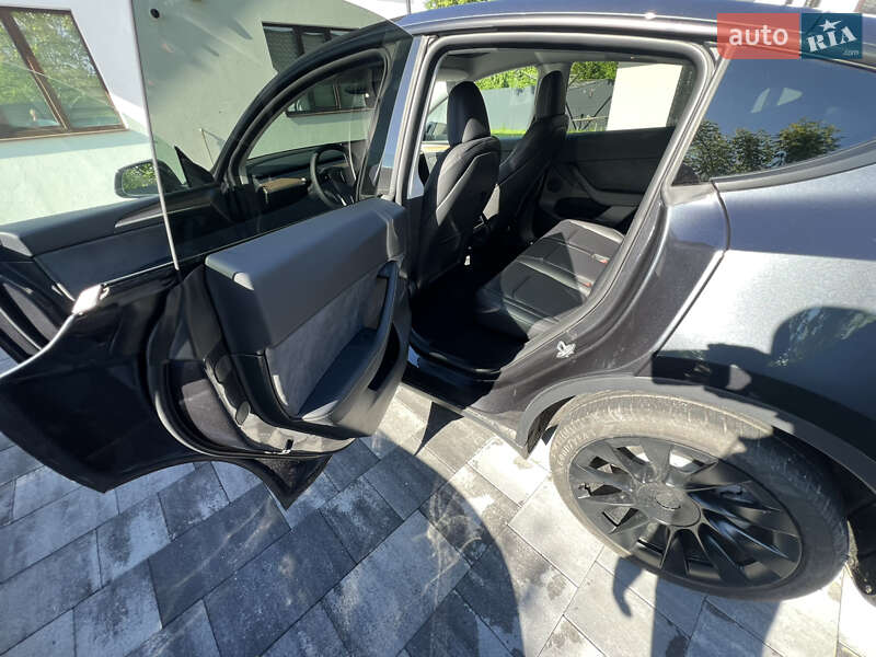 Внедорожник / Кроссовер Tesla Model Y 2024 в Староконстантинове