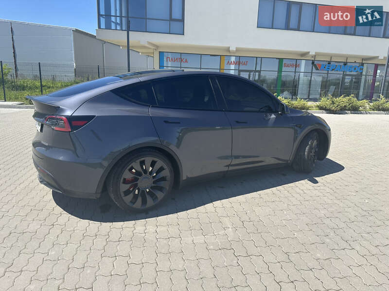 Внедорожник / Кроссовер Tesla Model Y 2023 в Львове