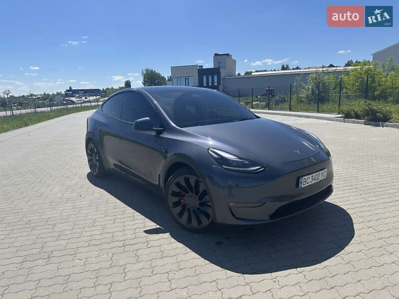 Внедорожник / Кроссовер Tesla Model Y 2023 в Львове