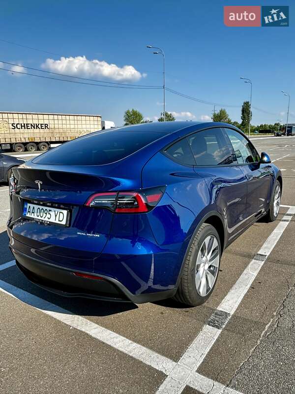 Позашляховик / Кросовер Tesla Model Y 2024 в Києві