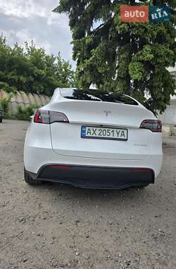 Позашляховик / Кросовер Tesla Model Y 2023 в 