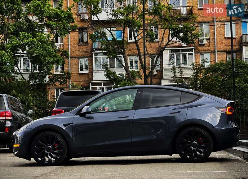 Внедорожник / Кроссовер Tesla Model Y 2022 в Киеве