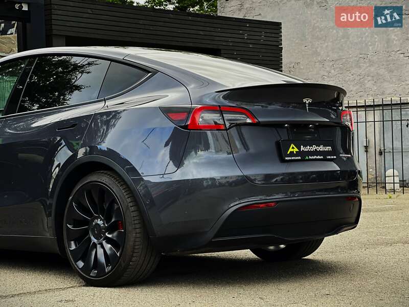 Внедорожник / Кроссовер Tesla Model Y 2022 в Киеве