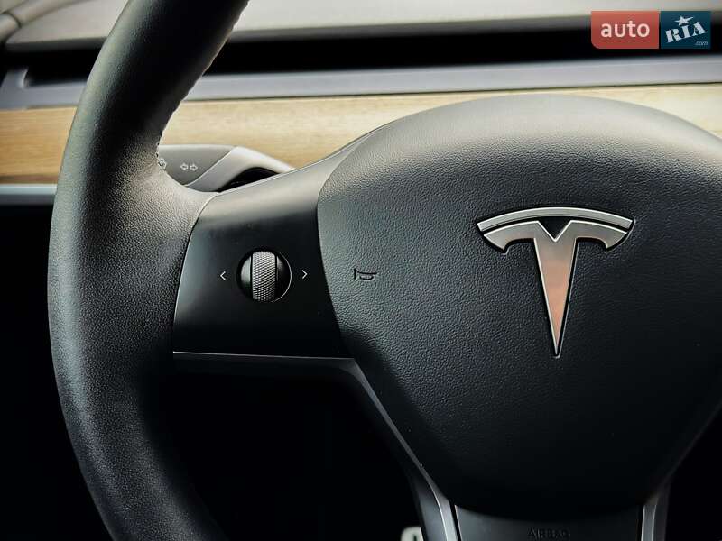 Внедорожник / Кроссовер Tesla Model Y 2022 в Киеве
