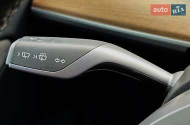 Внедорожник / Кроссовер Tesla Model Y 2022 в 