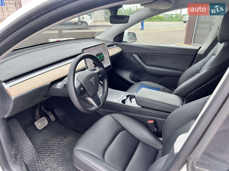 Внедорожник / Кроссовер Tesla Model Y 2022 в Киеве