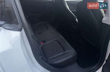 Позашляховик / Кросовер Tesla Model Y 2021 в 