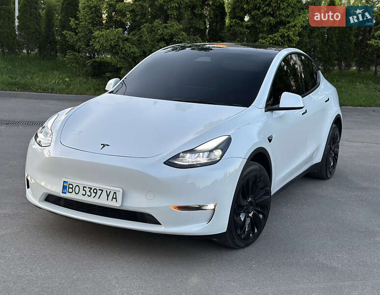 Tesla Model Y 2023
