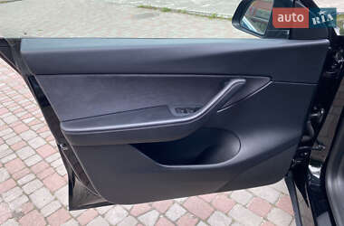Внедорожник / Кроссовер Tesla Model Y 2021 в 