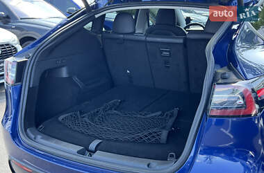 Позашляховик / Кросовер Tesla Model Y 2023 в 