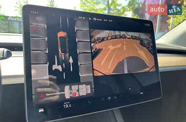 Позашляховик / Кросовер Tesla Model Y 2023 в 