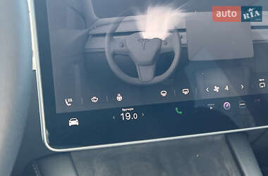 Позашляховик / Кросовер Tesla Model Y 2023 в 