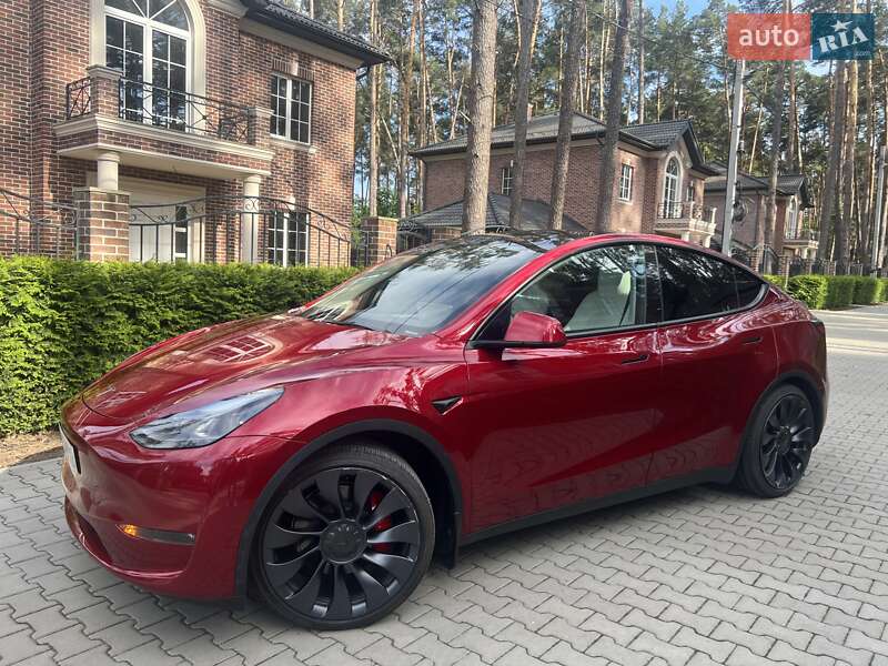 Внедорожник / Кроссовер Tesla Model Y 2024 в Киеве