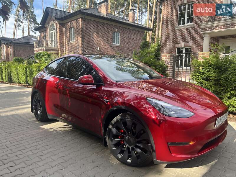 Внедорожник / Кроссовер Tesla Model Y 2024 в Киеве