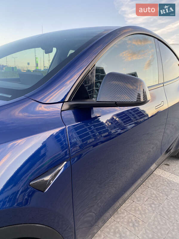 Внедорожник / Кроссовер Tesla Model Y 2023 в Львове