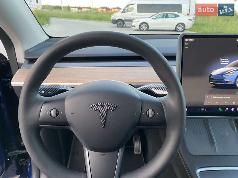 Внедорожник / Кроссовер Tesla Model Y 2023 в Львове