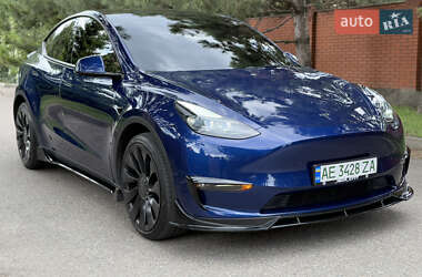 Позашляховик / Кросовер Tesla Model Y 2023 в 