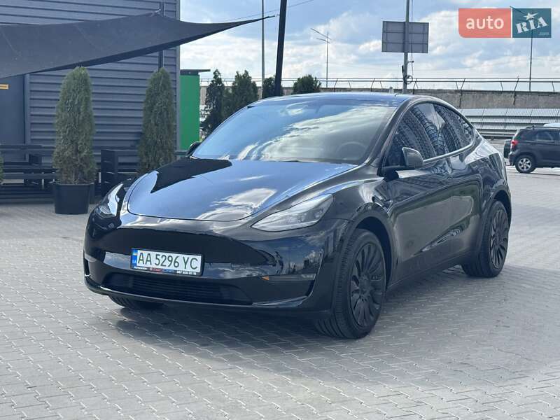 Внедорожник / Кроссовер Tesla Model Y 2024 в 