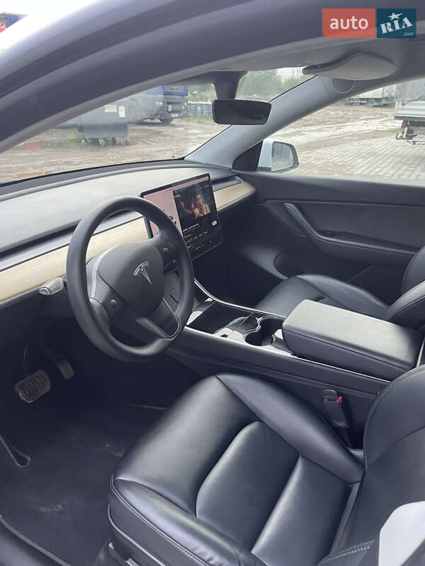 Внедорожник / Кроссовер Tesla Model Y 2021 в Львове