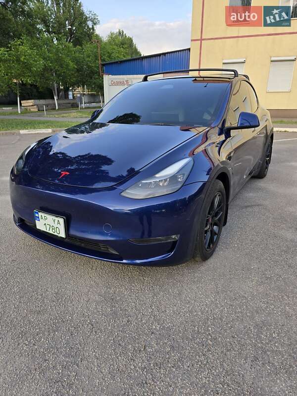Внедорожник / Кроссовер Tesla Model Y 2023 в 