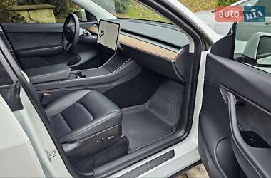Позашляховик / Кросовер Tesla Model Y 2021 в 