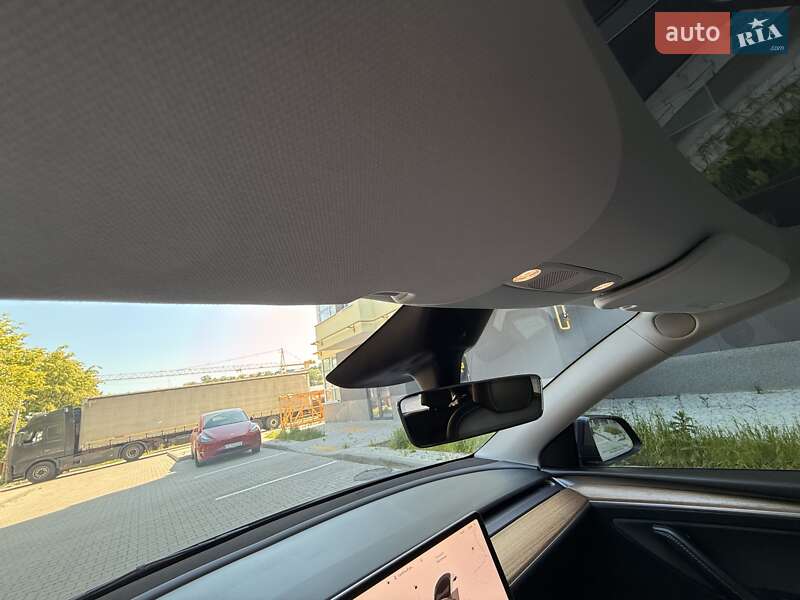 Позашляховик / Кросовер Tesla Model Y 2023 в Чернівцях