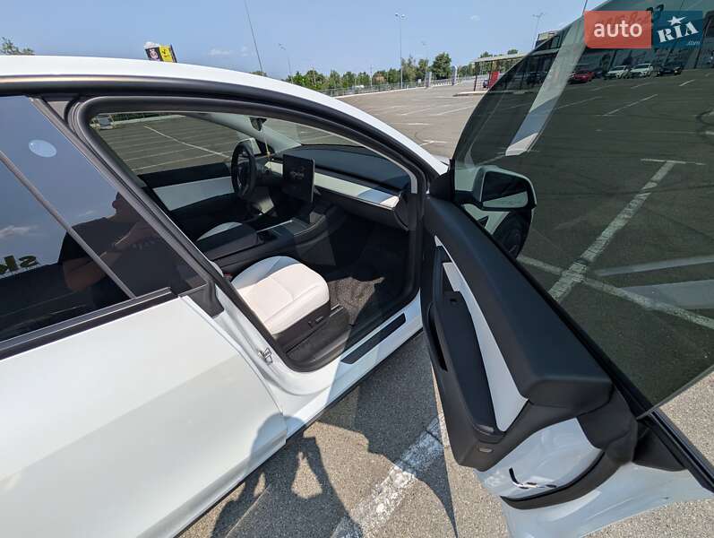 Позашляховик / Кросовер Tesla Model Y 2022 в Києві