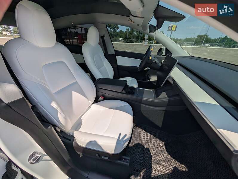 Позашляховик / Кросовер Tesla Model Y 2022 в Києві