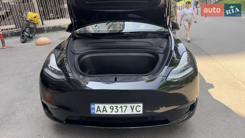 Внедорожник / Кроссовер Tesla Model Y 2020 в Киеве