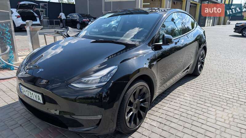 Позашляховик / Кросовер Tesla Model Y 2021 в 