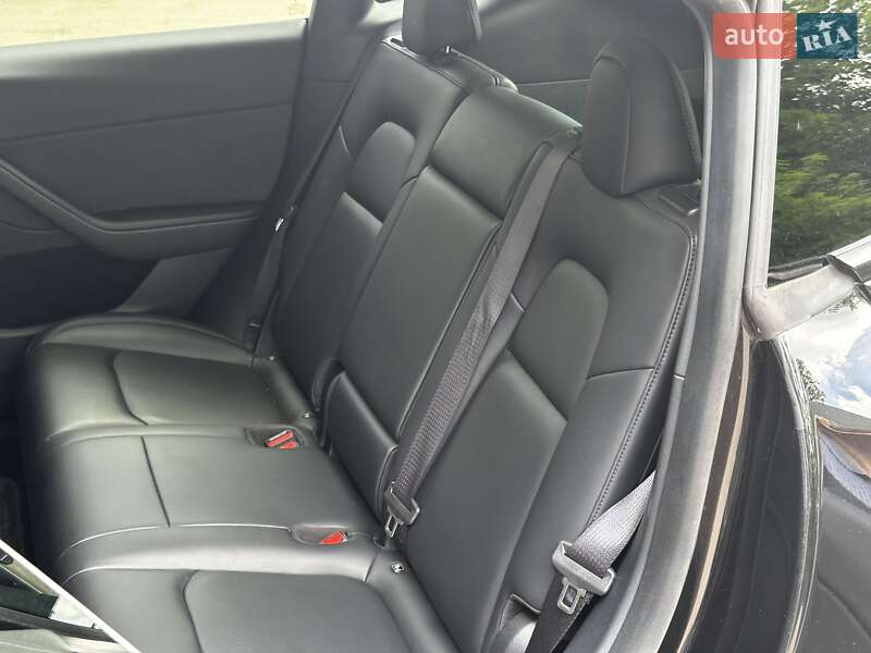 Внедорожник / Кроссовер Tesla Model Y 2022 в Киеве