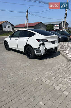Внедорожник / Кроссовер Tesla Model Y 2021 в 