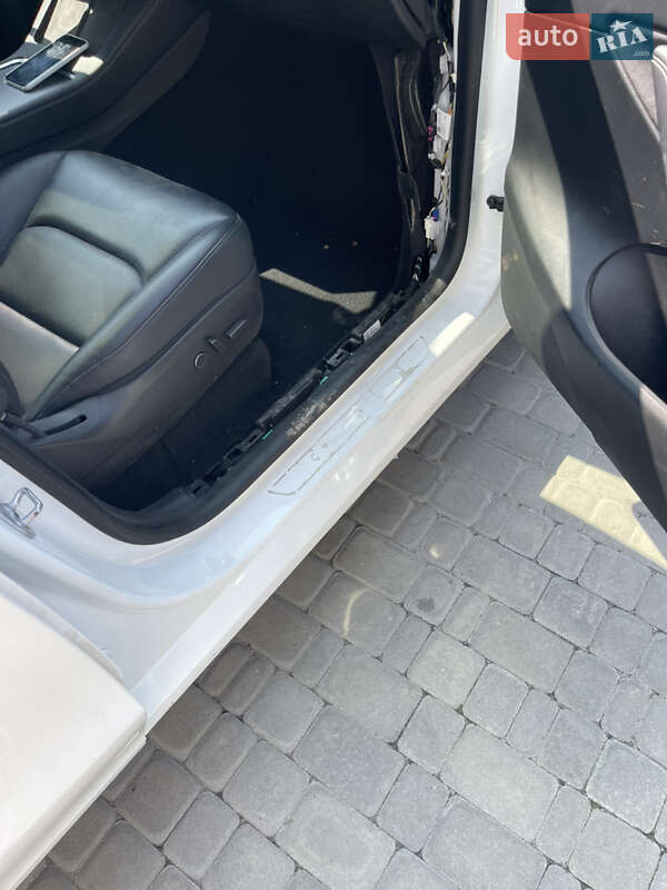 Внедорожник / Кроссовер Tesla Model Y 2021 в Софиевской Борщаговке