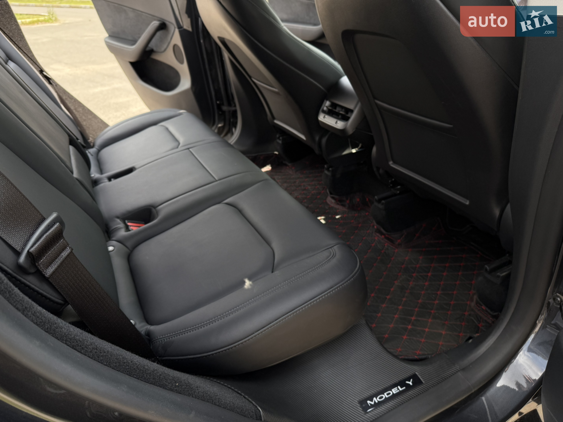 2024 Tesla Model Y - мініатюра 12