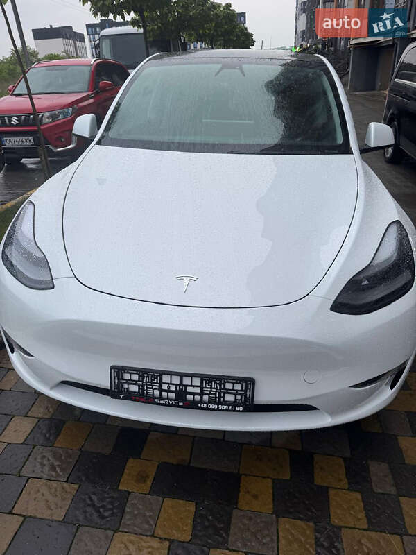 Позашляховик / Кросовер Tesla Model Y 2023 в 