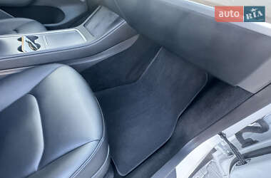 Внедорожник / Кроссовер Tesla Model Y 2023 в 