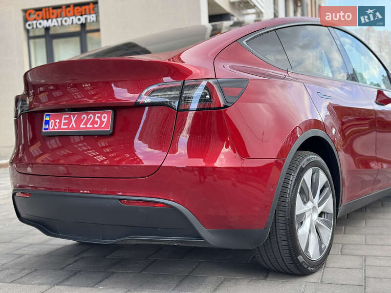 Внедорожник / Кроссовер Tesla Model Y 2024 в Киеве